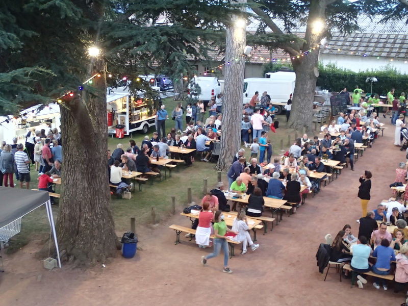 Marchés nocturnes à Fleurie Marchés nocturnes à Fleurie