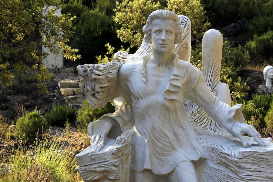 Sculpture Maria De Faykod