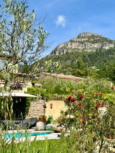 Gîte Olidom-Vue du jardin sur le Baou-Saint Jeannet-Gîtes de France Alpes-Maritimes