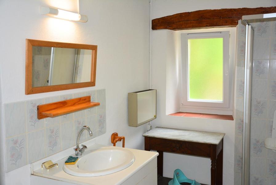Salle de bain-La Garrigue Petit Gîte-St Salvy de la Balme-Gîtes de France