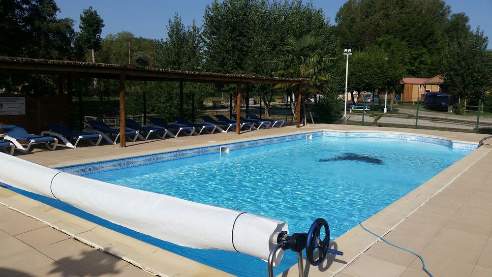 piscine  camping chant merle