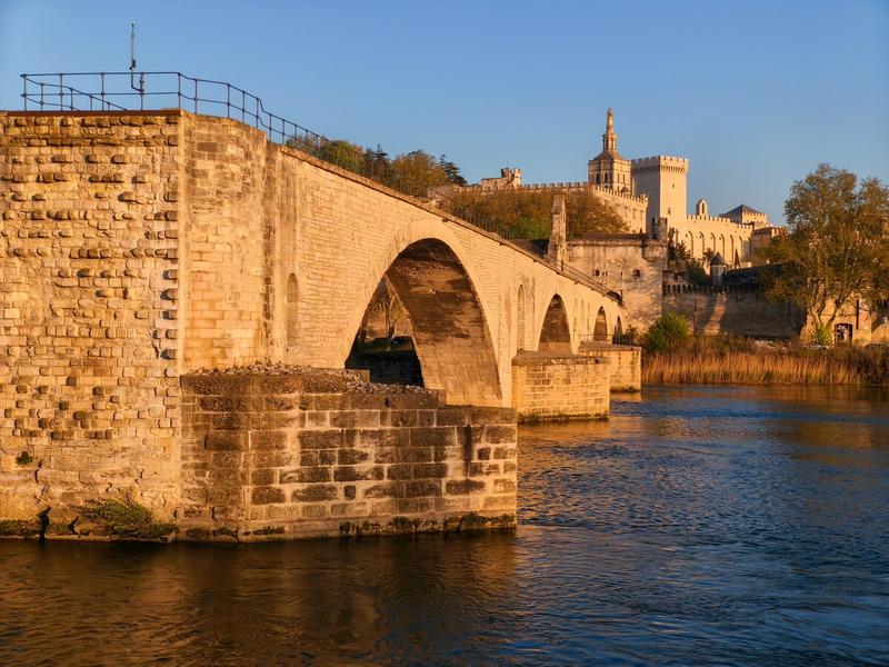 A la découverte du Palais des Papes et du Pont Saint-Bénezet_Avignon