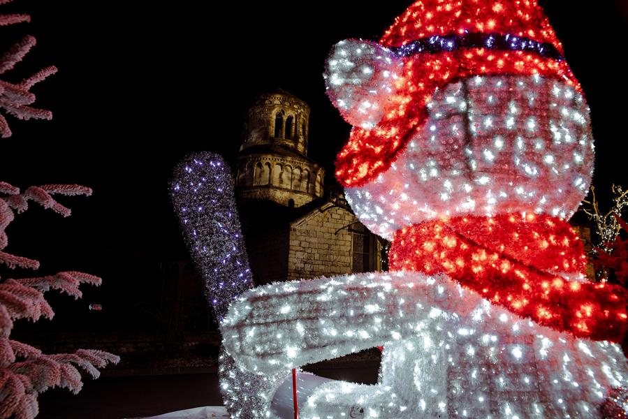 Abbatiale couleur noel