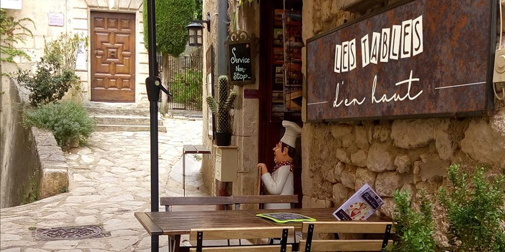 Les tables d\'en haut
