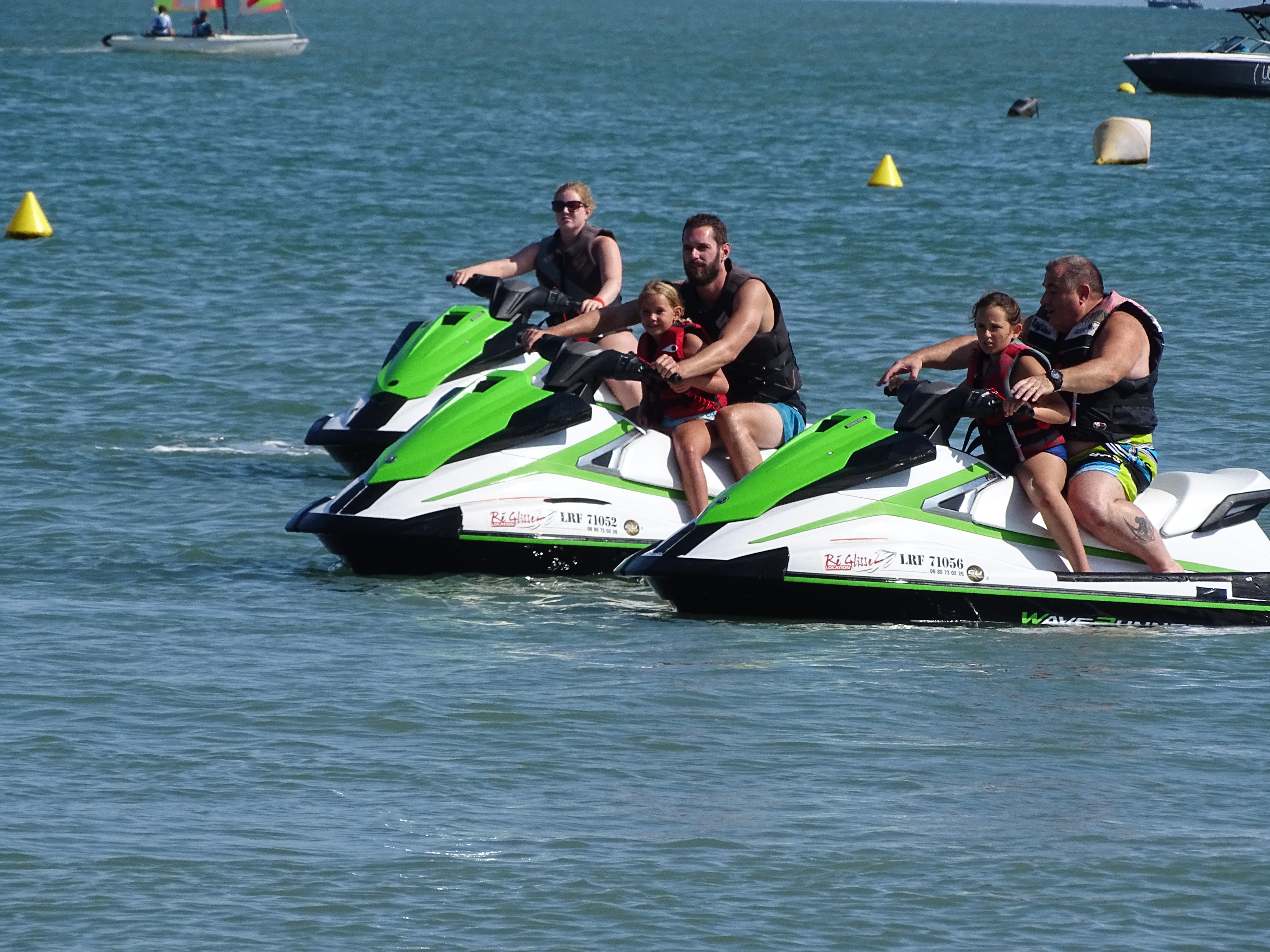 Balade accompagnée et location de jet ski par Ré Glisse