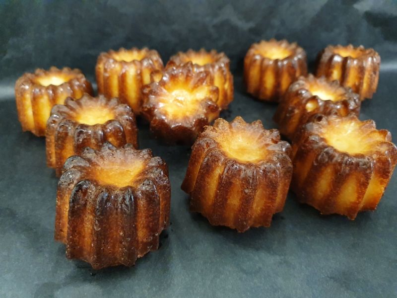 Cannelés à la chartreuse