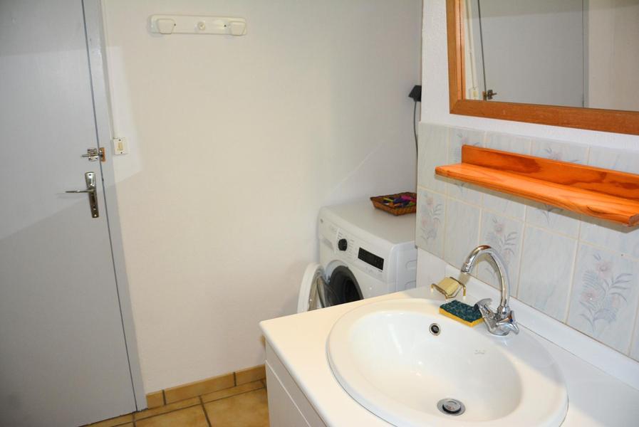 Salle de bain-La Garrigue Petit Gîte-St Salvy de la Balme-Gîtes de France