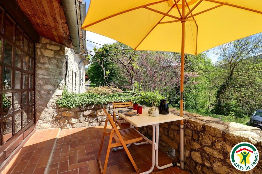 Balcon-terrasse, entrée du gîte