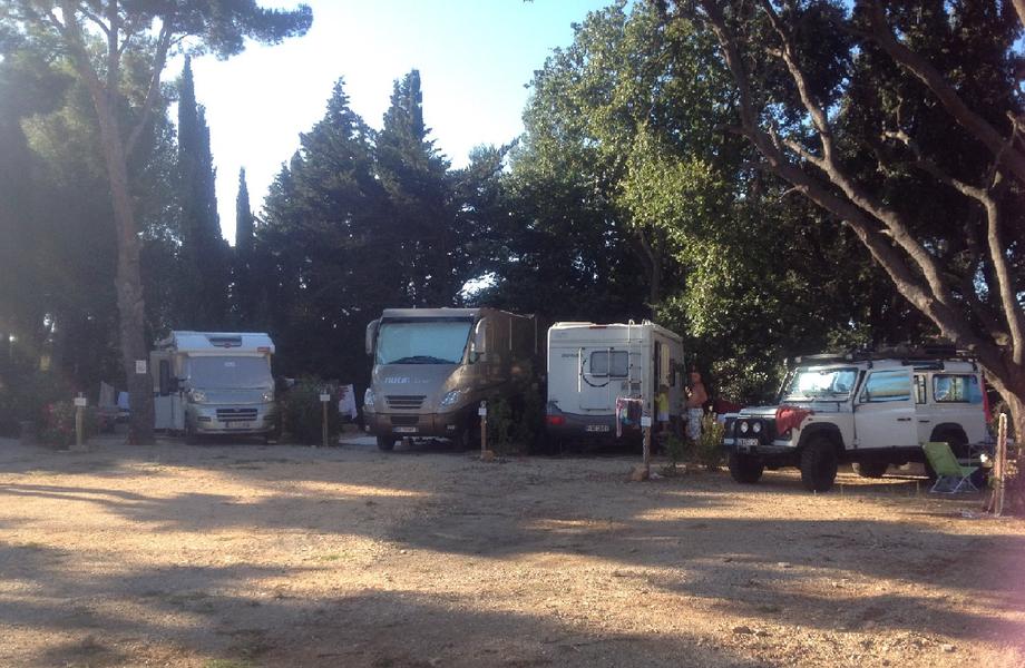 Emplacement camping-car - Centre Azur Sanary