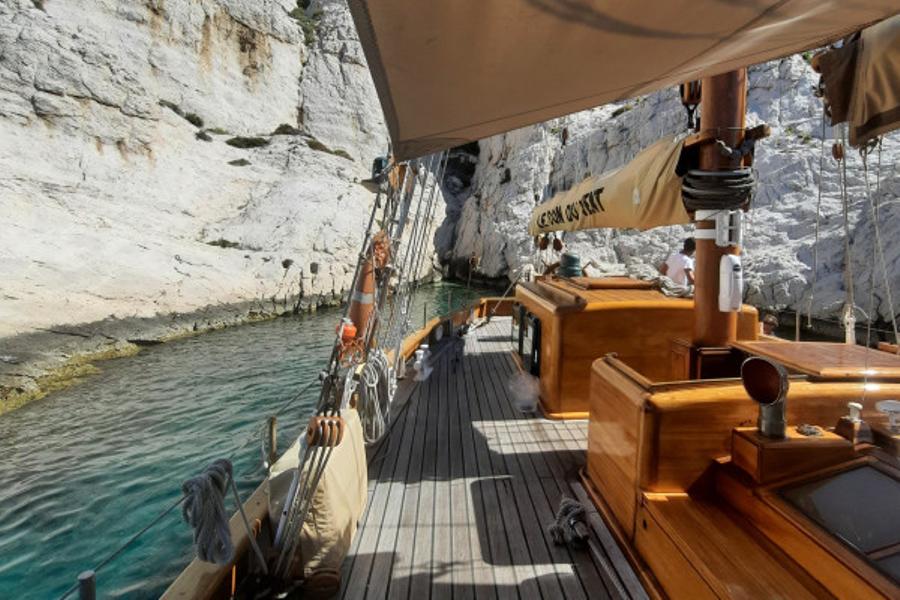Journée Calanques, voile et baignade sur Le Don du Vent