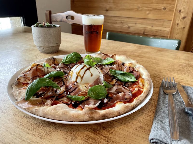 Pizza de L'Achillée - © L'Achillée Pizza de L'Achillée - © L'Achillée