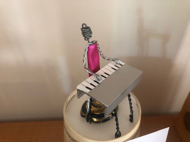 Sculpture en muselet de champagne