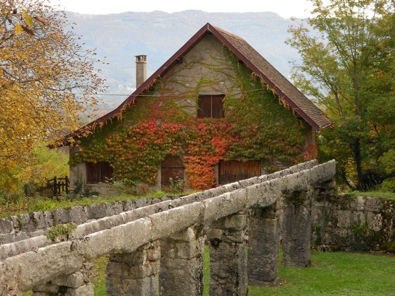 Aqueduc du château de Montveran