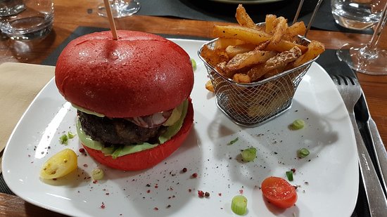 Le Roxy Brasserie Lounge burger