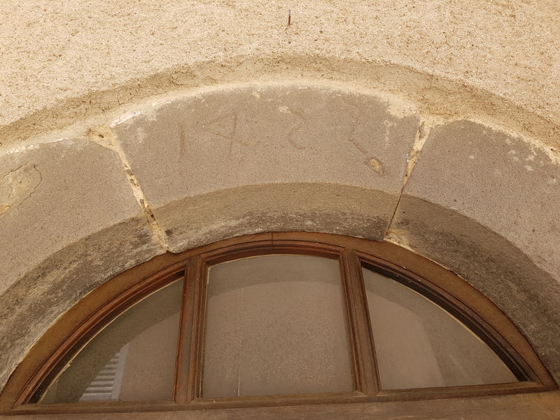 Portes anciennes à Gassin, l'un des Plus Beaux Villages de France - https://gassin.euPortes anciennes