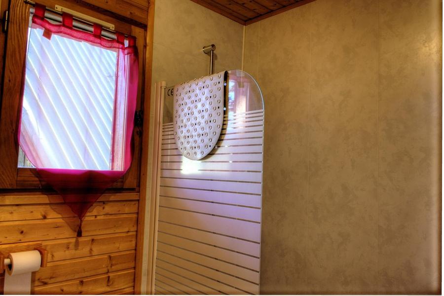 Gîte Mélèze-Baignoire-La Bollène-Vésubie-Gîtes de France des Alpes-Maritimes
