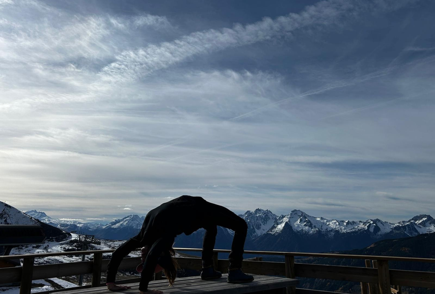 Snowga - Yoga on snow_La Toussuire