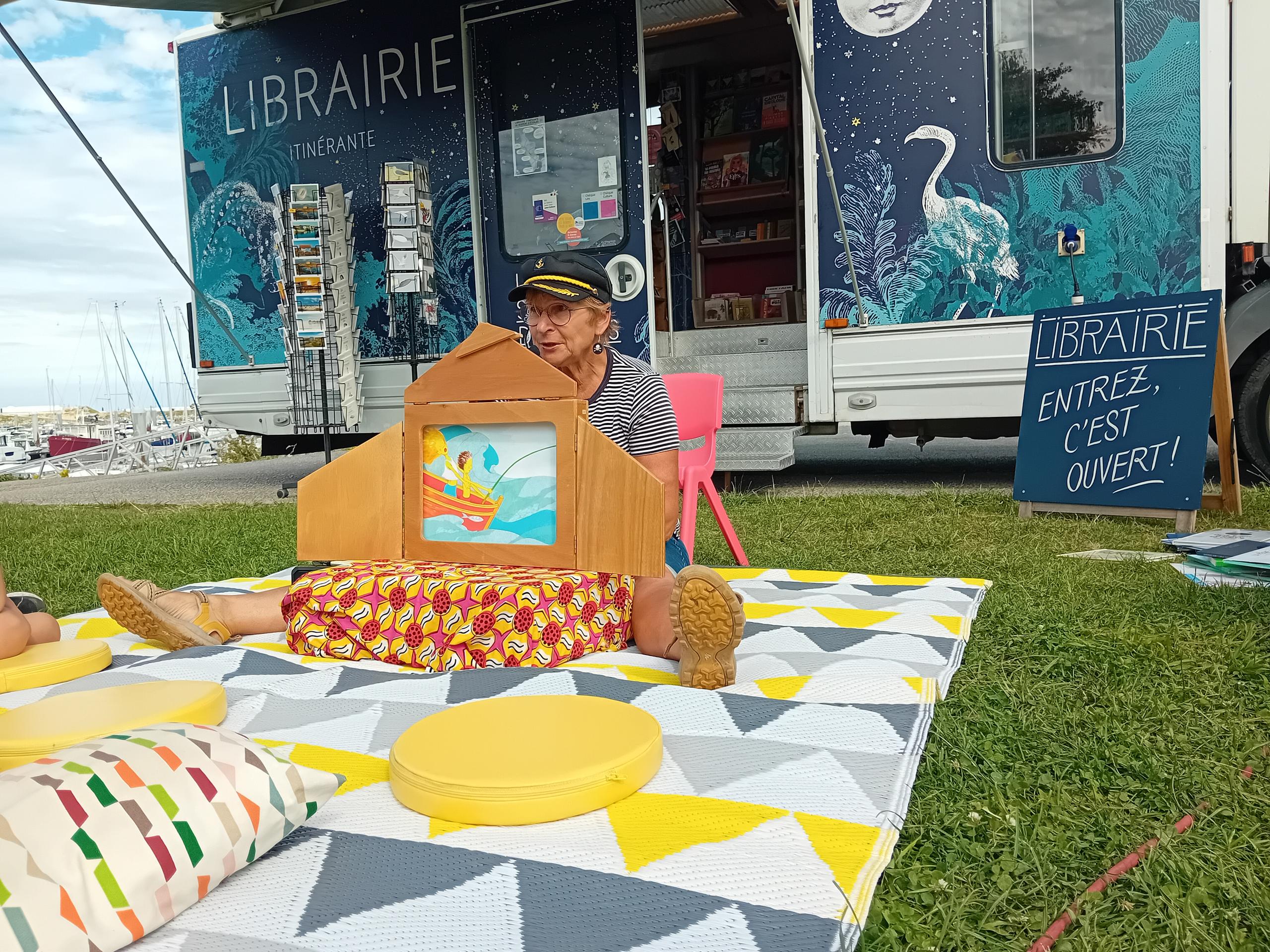 Lecture au port