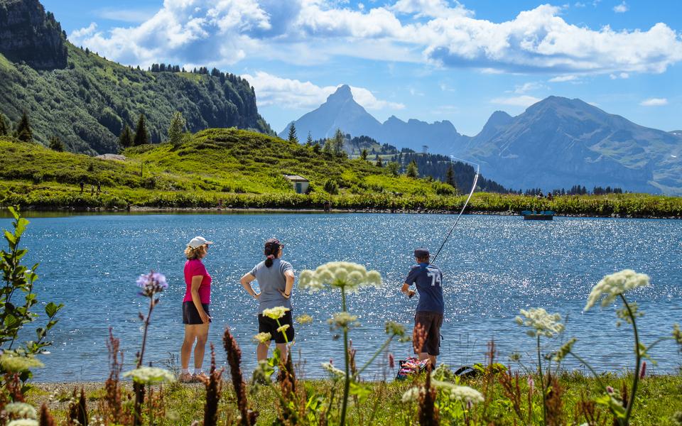 Fishing workshop in Vernant lake