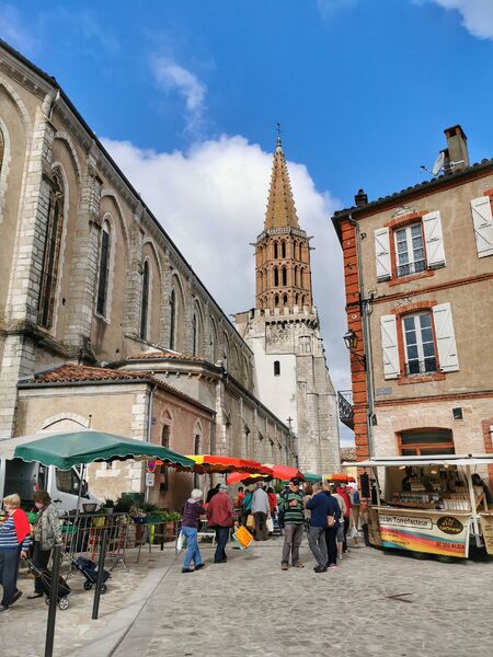 Grand marché hebdomadaire