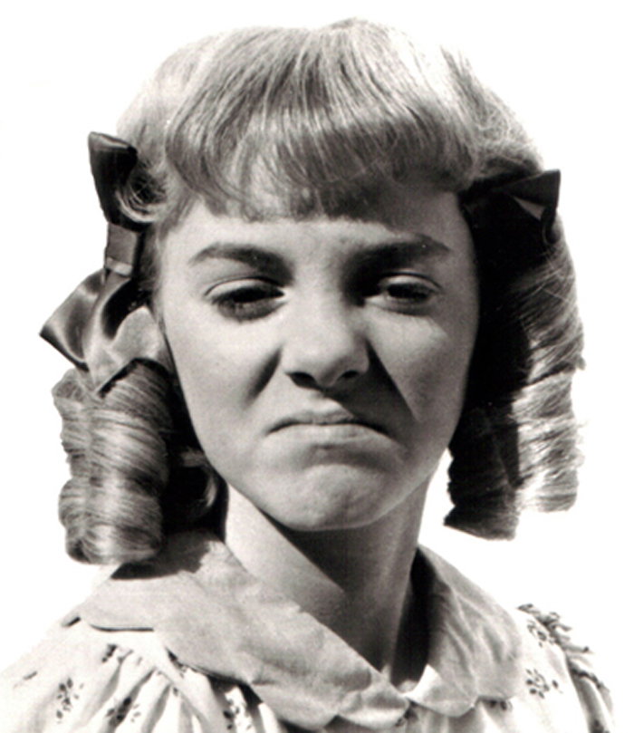 photo d'Alison Arngrim lorsqu'elle jouait Nellie Oleson dans la petite maison dans la prairie