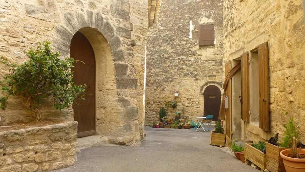 Ansouis, entre ruelles et calades