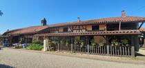 Vue extérieur de la ferme bressane du Grand Ronjon