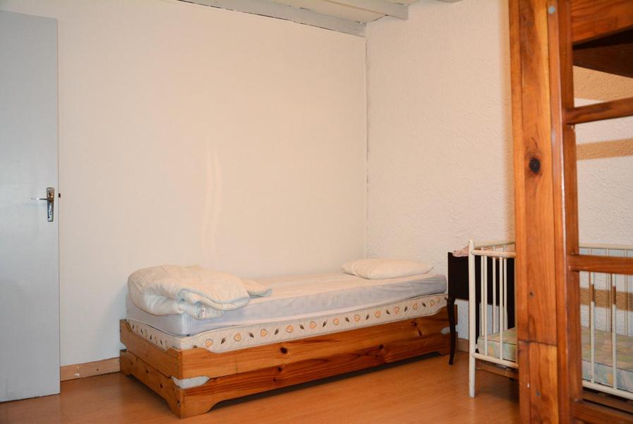 Chambre-La Garrigue Petit Gîte-St Salvy de la Balme-Gîtes de France