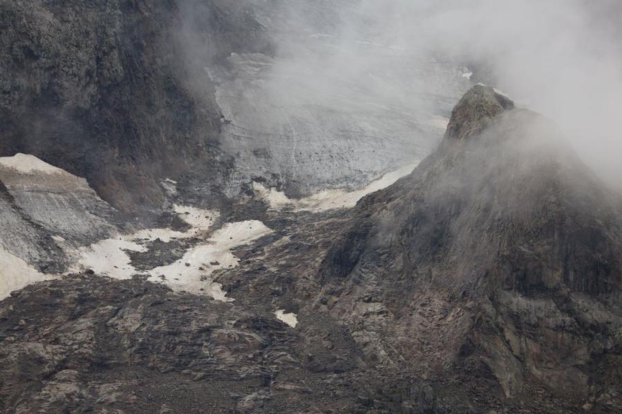 Glacier de Mourre la Mine. - © Marc Corail, Parc national des Ecrins. Mourre la mine - © Marc Corail, Parc national des Ecrins.