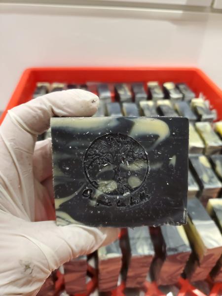 Savon au charbon