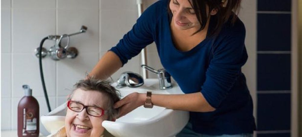 Image domicile-aide-article croix rouge