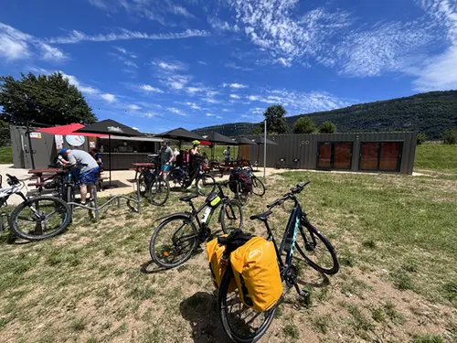 Salle de séminaire des Lodges de la ViaRhôna_Virignin