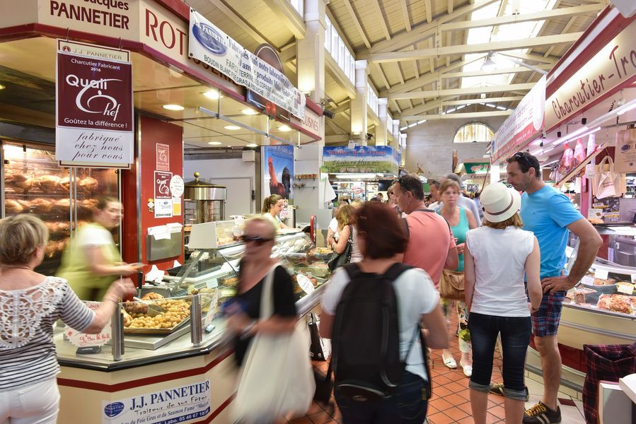 Sous les halles du marché