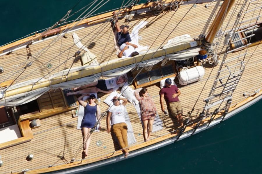 Journée Calanques, voile et baignade sur Eleanor Mary