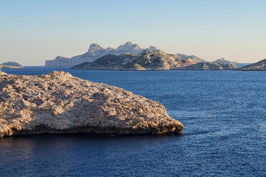 Visite des calanques à vélo électrique et Guide Virtuel