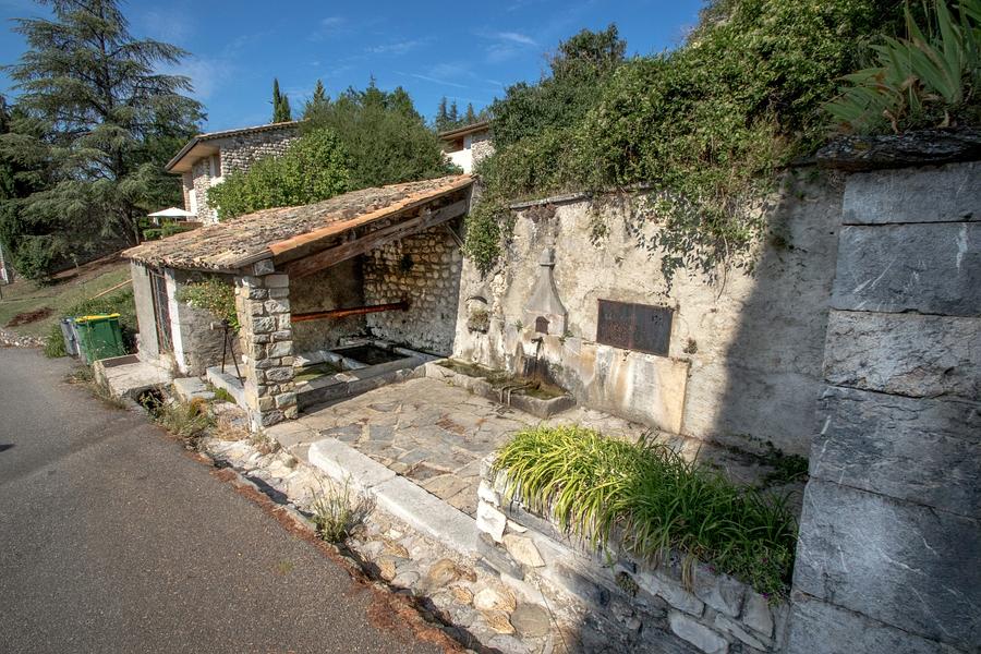 - © Pat Domeyne - ADDET 05 Bienvenue aux fontaines_Garde-Colombe - © Pat Domeyne - ADDET 05