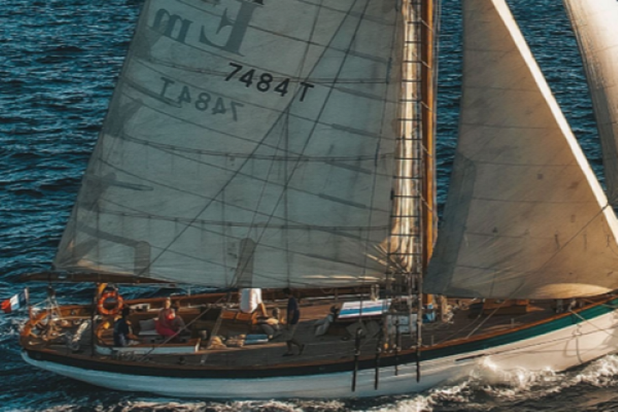 Journée Calanques, voile et baignade sur Eleanor Mary