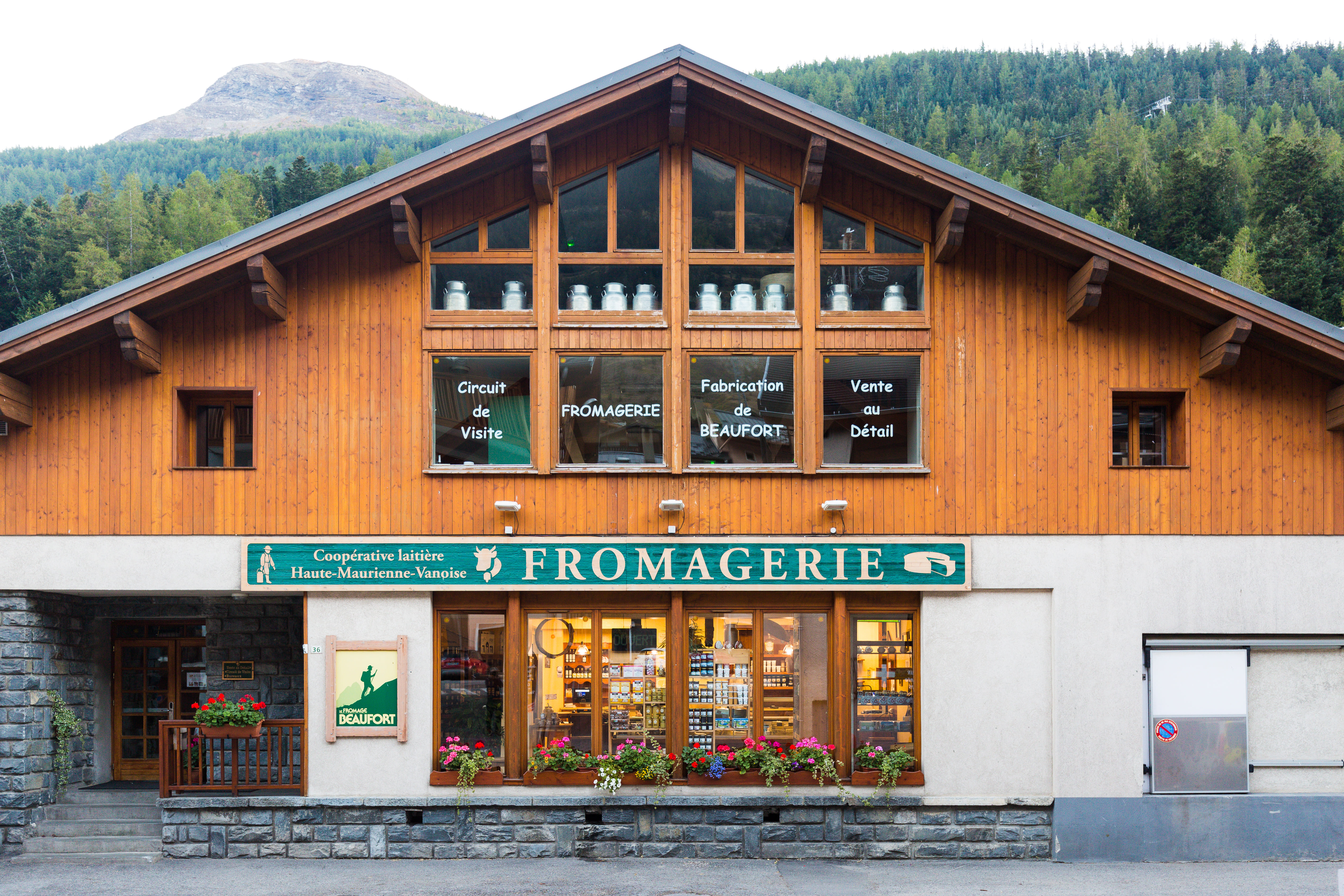 à Val Cenis-Lanslebourg, magasin de la Coopérative Laitière de Haute Maurienne Vanoise