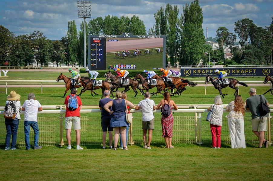 Courses de galop à l'Hippodrome de Vichy-Bellerive