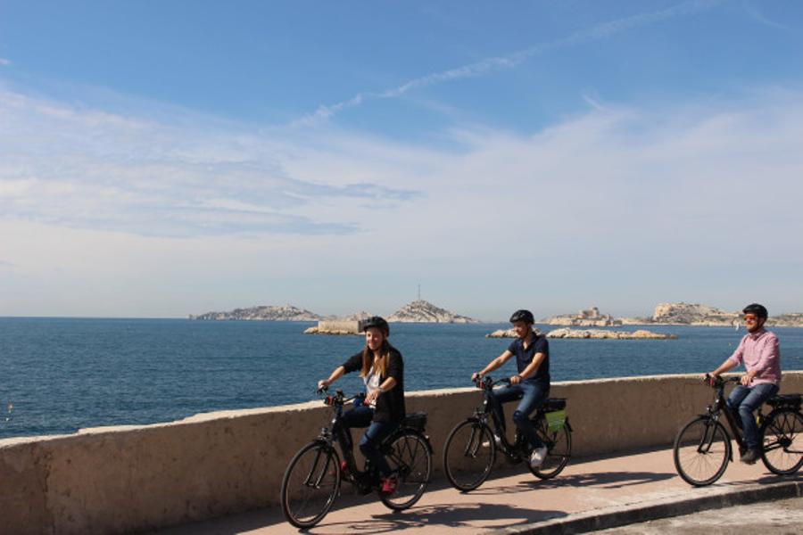 Visite des calanques à vélo électrique et Guide Virtuel
