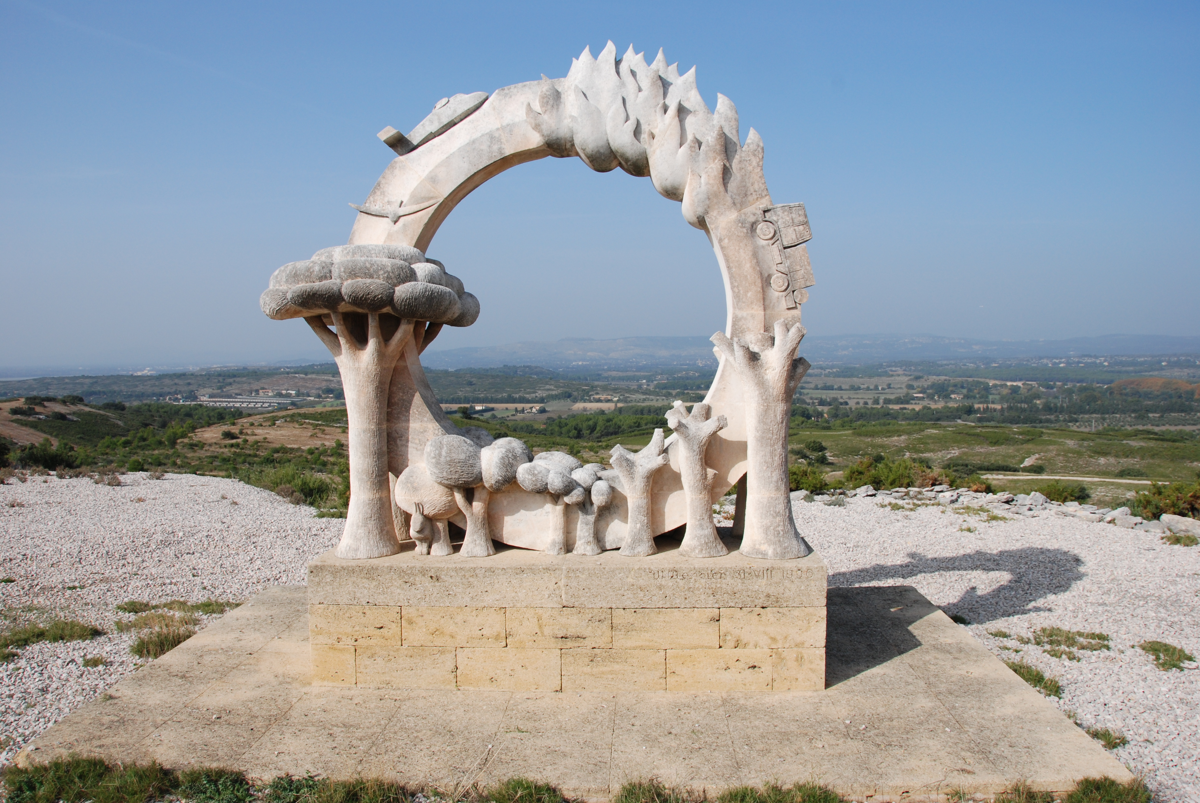 La stèle du souvenir, Lançon-Provence - photo 3