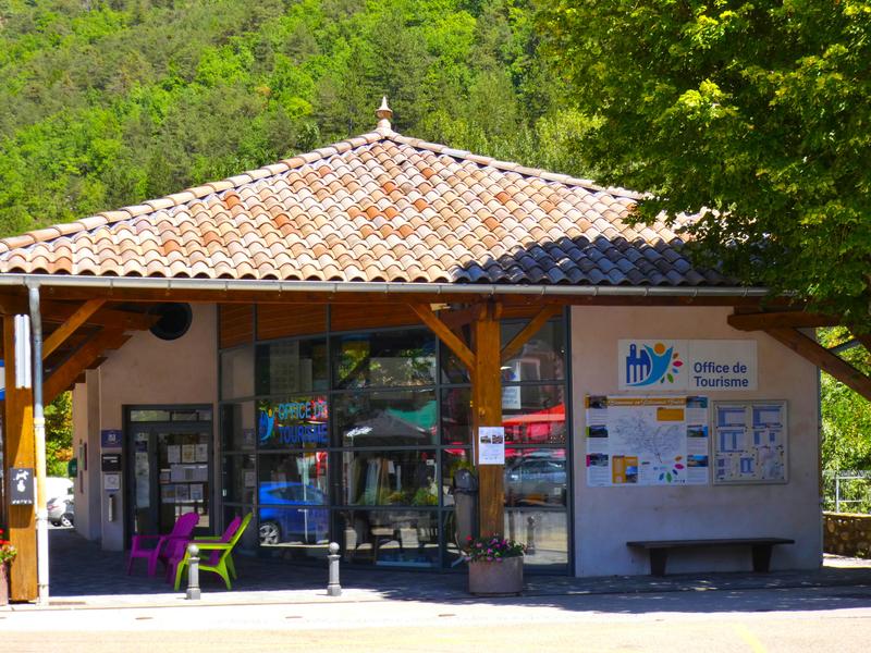 Exposition : 'Entre montagnes et fleurs enivrantes'