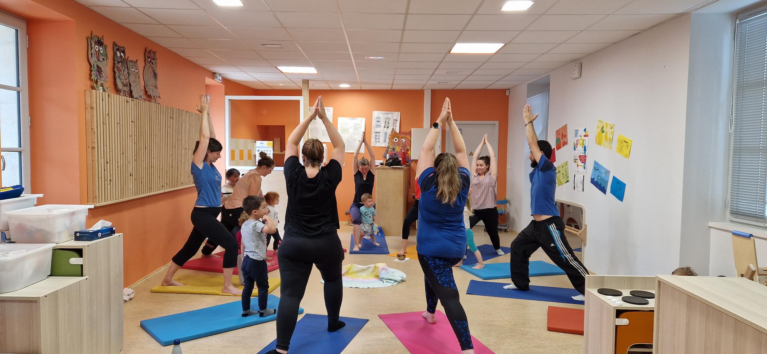 Yoga en famille avec les tout-petits