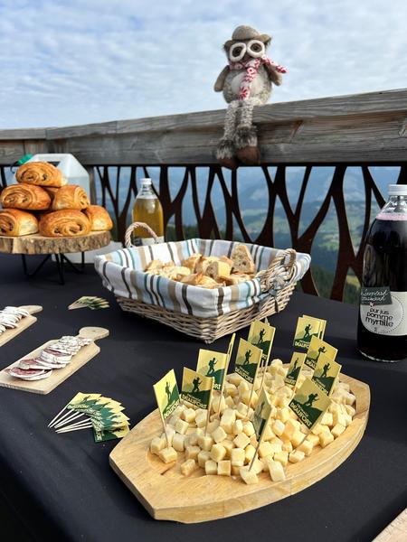 Petit-déjeuner au sommet été, face au Mont Blanc_Les Saisies
