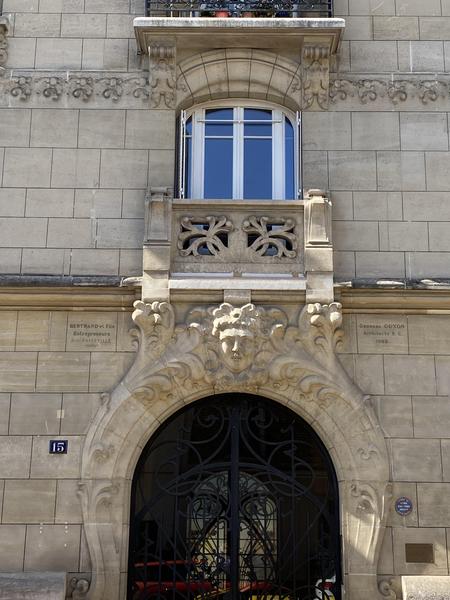 Façade de l'immeuble du 15 rue Gabrielle à Charenton-le-Pont 