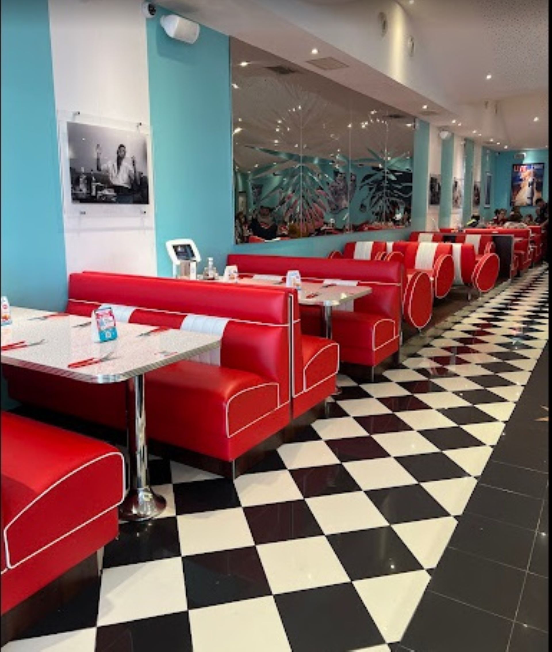Holly's Diner_Bru00e9tigny-sur-Orge