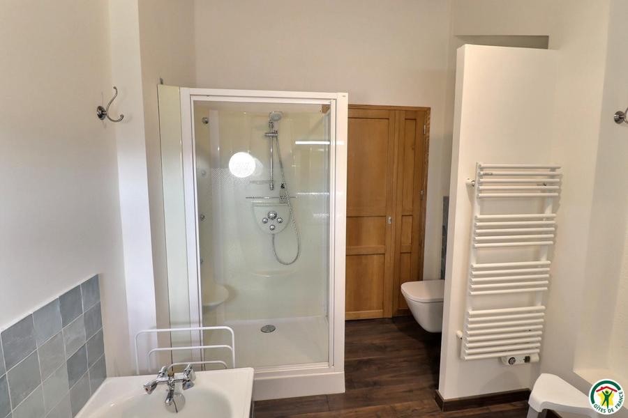 salle d'eau/wc privative à la chambre PROVENCE salle d'eau/wc privative à la chambre PROVENCE