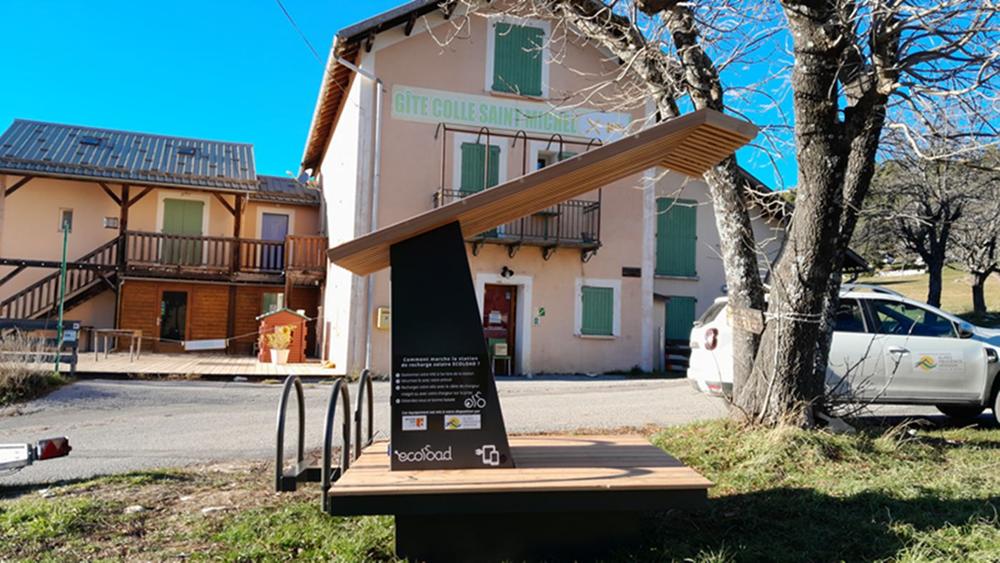 Solar charging station for bicycles