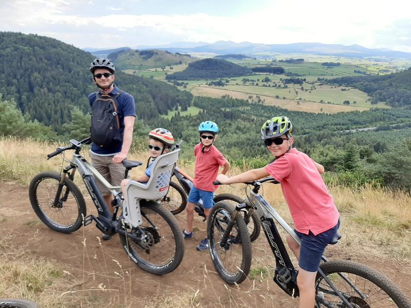 À la découverte des volcans en VTT électrique