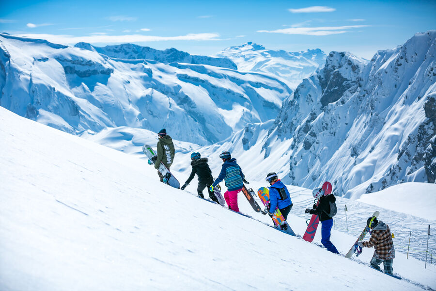 Mint Snowboard School